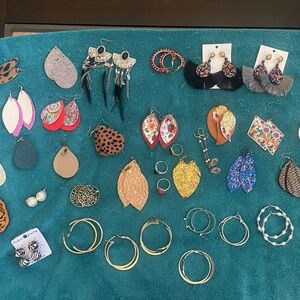 Lot of 35 pairs of Elegant Gold, Silver Hoop, colored leather Earrings